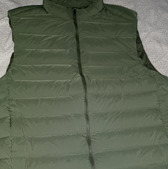 Used green Women Lululemon jacket - Picture 5 of 5